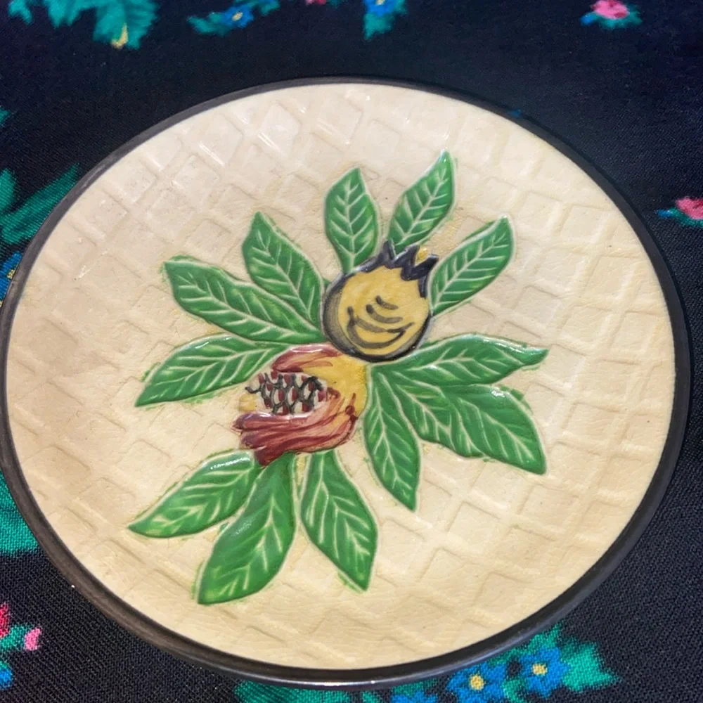Vintage pair of pottery style plates leaves fruit